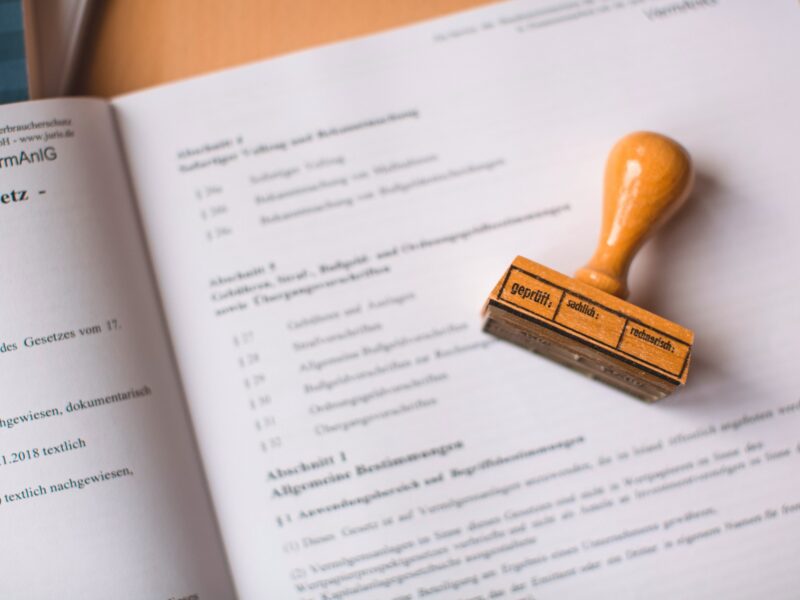 5 Online Notary Platforms Designed for Compliance-Heavy Industries